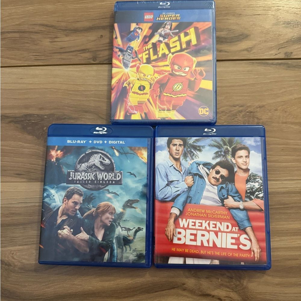 3 Blu-ray Movie Bundle Lego The Flash Weekend at Bernie's Jurassic World Action